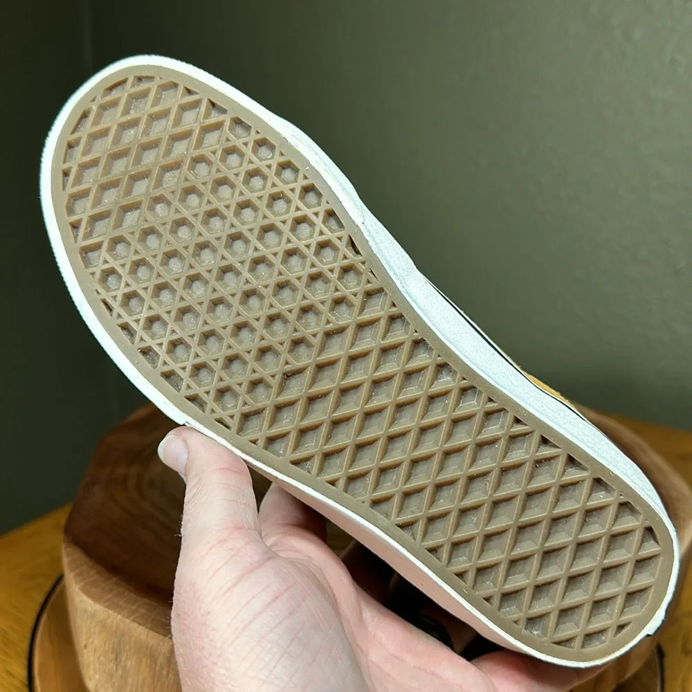 VANS Suede Sk8-Hi Skate Shoe - Wheat / Black - Picture 11 of 16